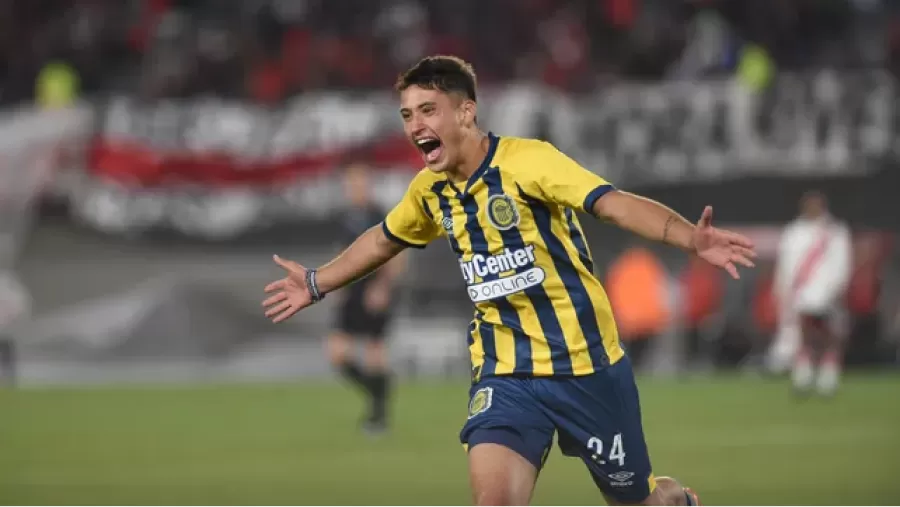 Alejo Véliz, el jugador que se disputa el puesto en el debut de la Selección argentina mañana.