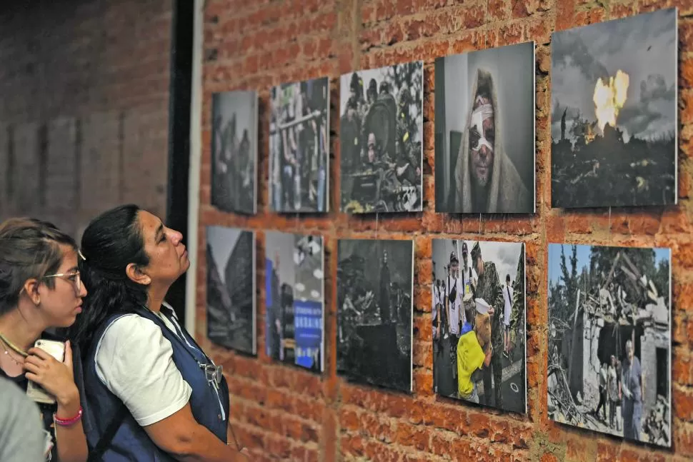 FUNCIONARIA. Michelle Riebeling. 