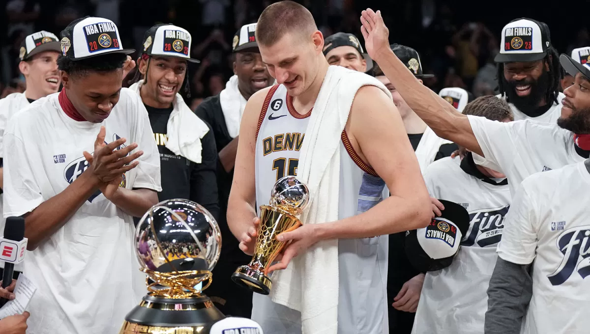 EL MEJOR. Jokic celebra el título de conferencia y recibió el premio de MVP de la serie ante Lakers.