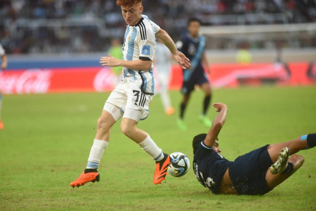 Valentín Barco se destacó en el partido contra Guatemala. 