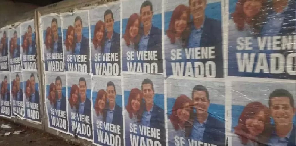 “Wado” De Pedro lanzó un misterioso spot y aparecieron afiches suyos junto a Cristina Kirchner