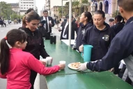 Los festejos del 25 de Mayo se abrieron con el tradicional chocolate en la plaza Independencia