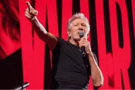 Roger Waters dio un concierto con atuendo nazi en Berlín y es investigado por incitación al odio