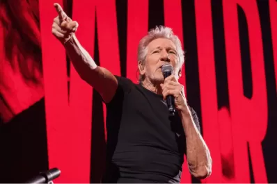 Roger Waters dio un concierto con atuendo nazi en Berlín y es investigado por incitación al odio