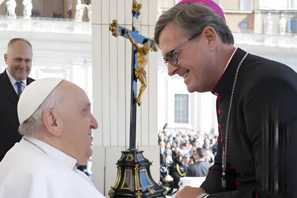 Quién es el “cura villero” elegido por Francisco como arzobispo de Buenos Aires