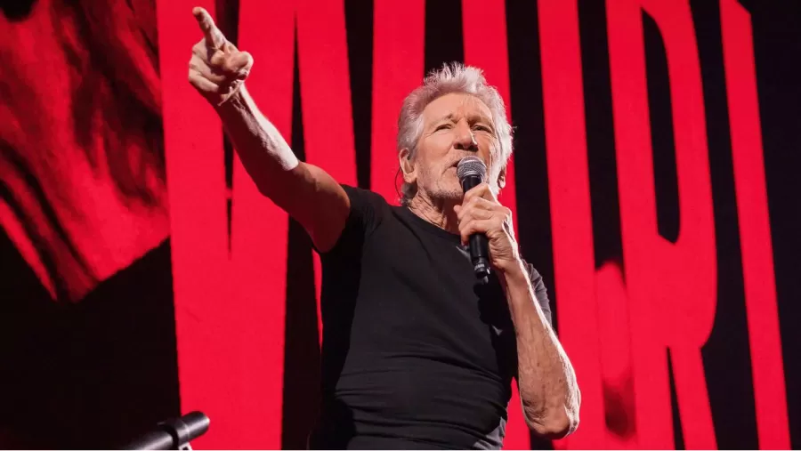 Roger Waters dio un concierto con atuendo nazi y fue repudiado.