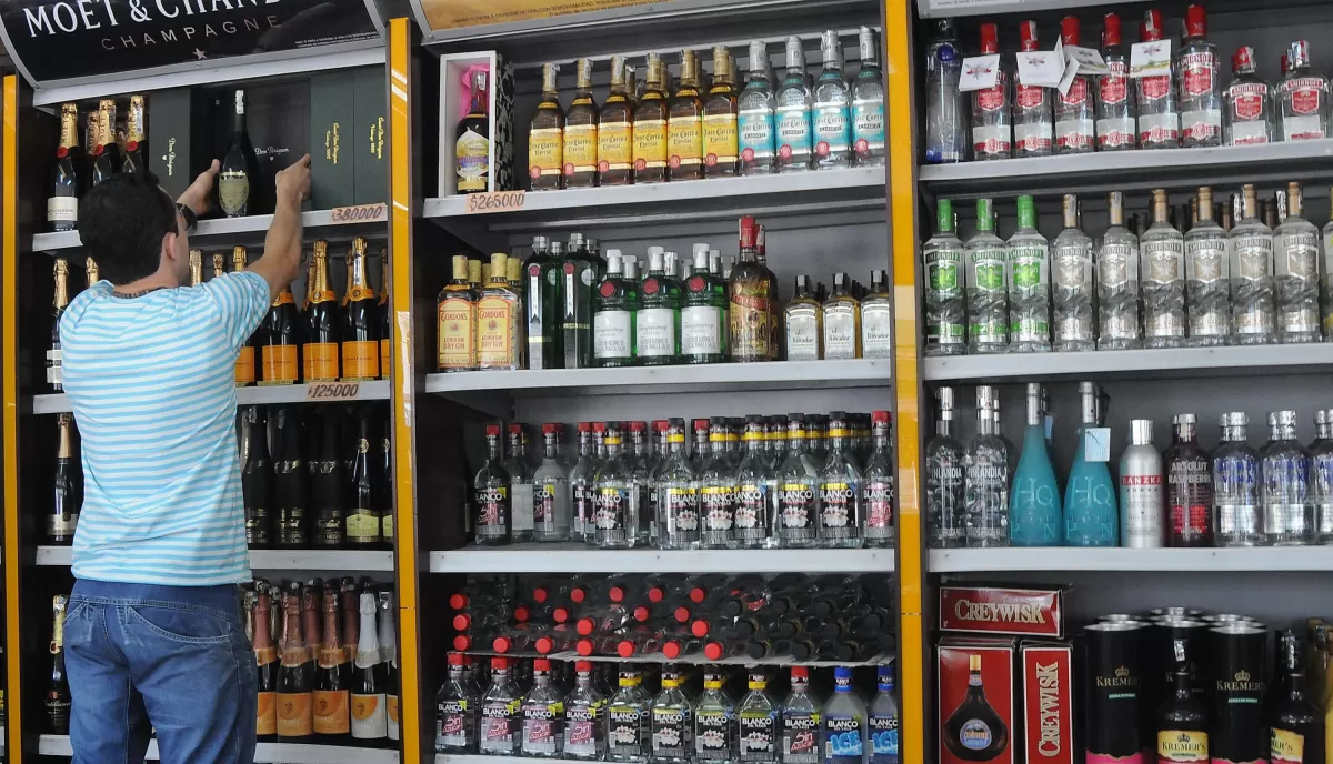 La OMS pide que las bebidas alcohólicas incluyan en su etiquetado sus riesgos como el cáncer