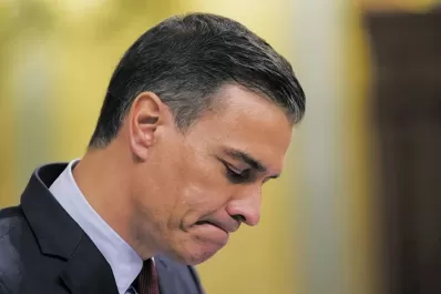 Revés para el PSOE de Pedro Sánchez: cómo impactaría el resultado español en la Argentina