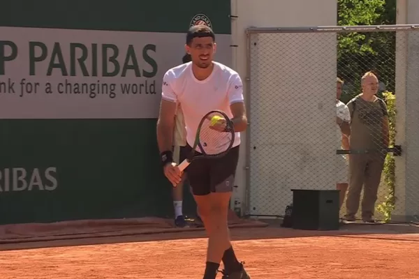 Pedro Cachín luchó para ganarle a Dominic Thiem en la primera ronda de Roland Garros