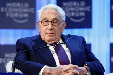 El influyente político Henry Kissinger celebró sus cien años