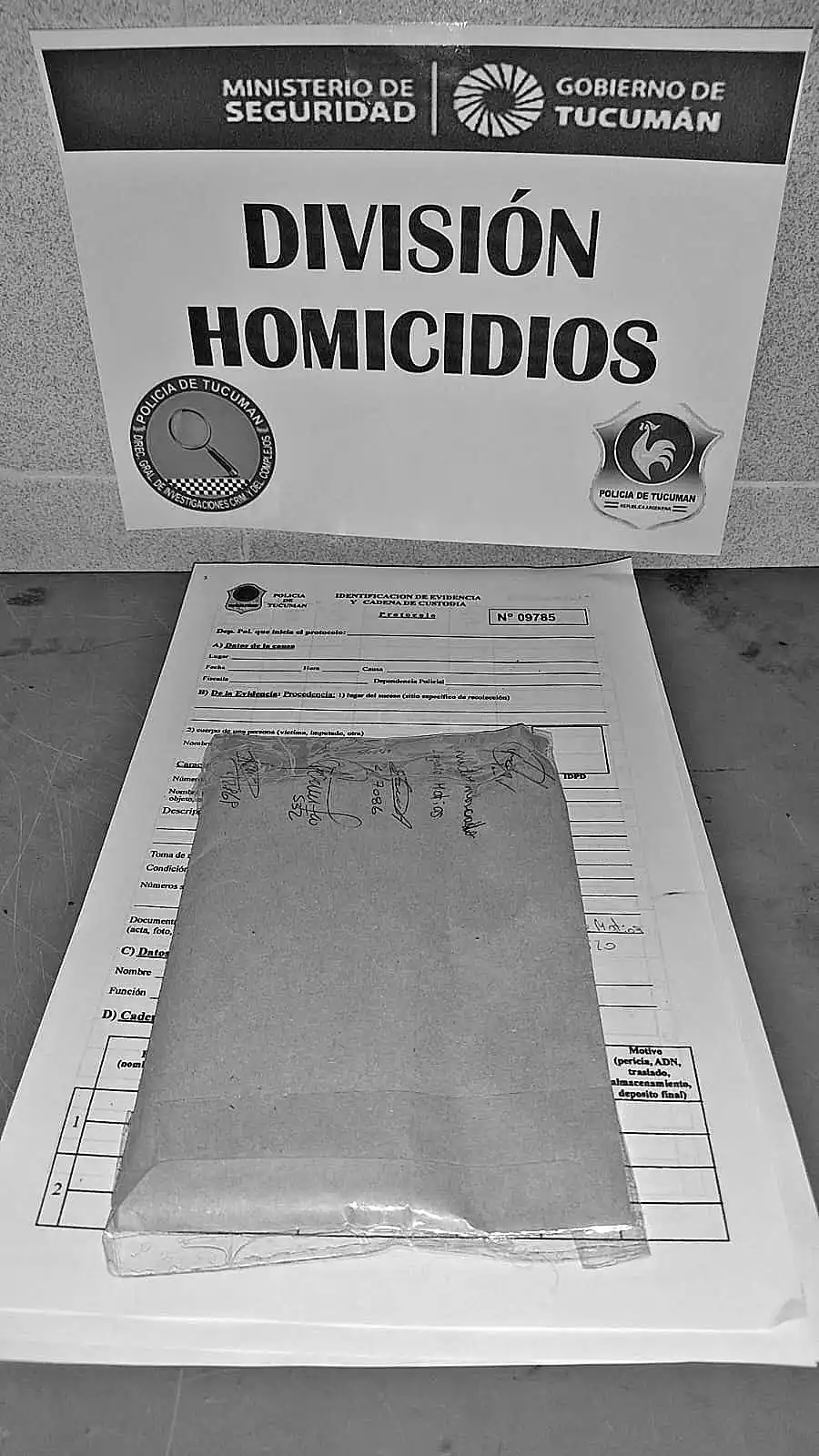 SECUESTRO. Teléfonos de los sospechosos en un sobre cerrado. 