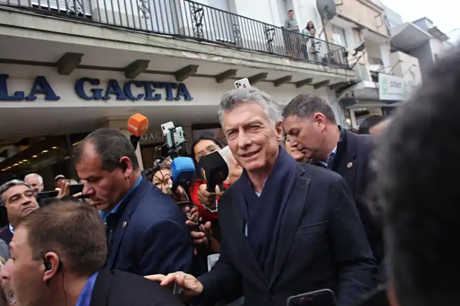 ASEDIO. Casi no pudo caminar por el microcentro.