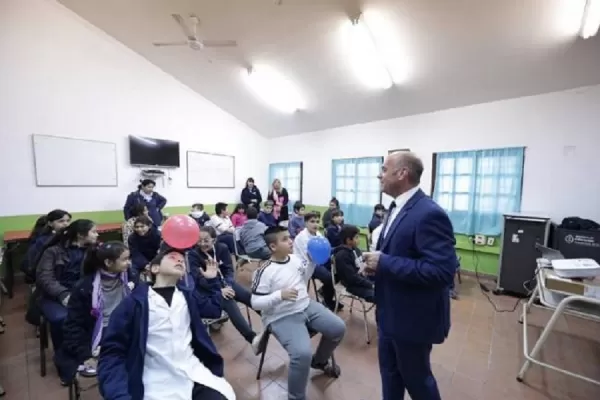 Ya enseñan salud postural en las escuelas de Tucumán