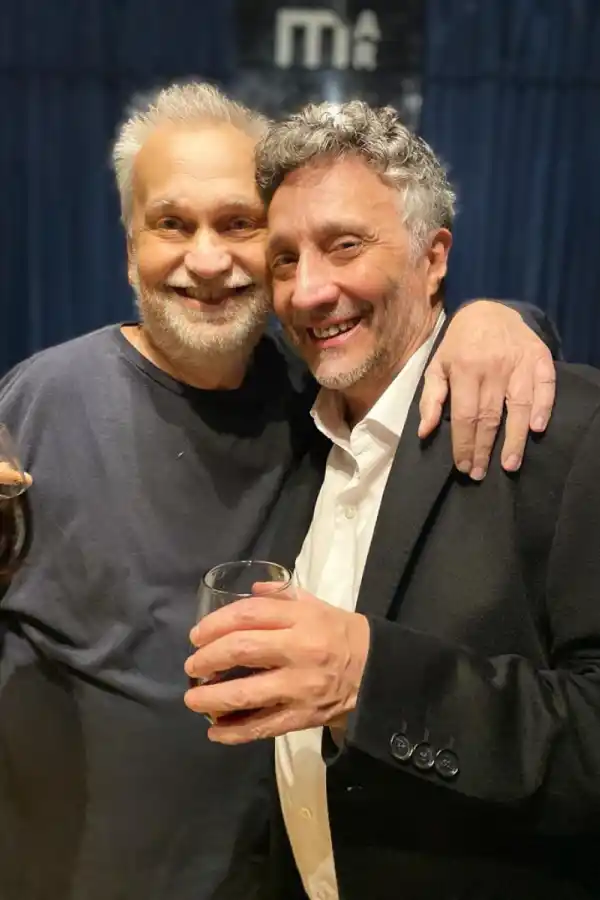 Lebón estuvo presente en la escucha colectiva de 