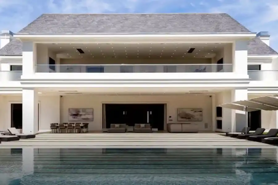 La casa que compraron Ben Affleck y Jennifer Lopez. (Foto: gentileza The Wall Street Journal)