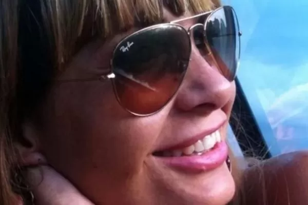 Azafata detenida por amenaza de bomba: qué le contó Daniela Carbone a una amiga