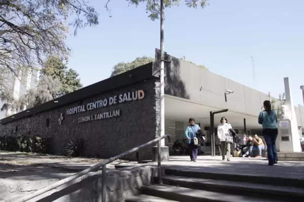 Una joven lucha por su vida luego de que su novio le prendiera fuego