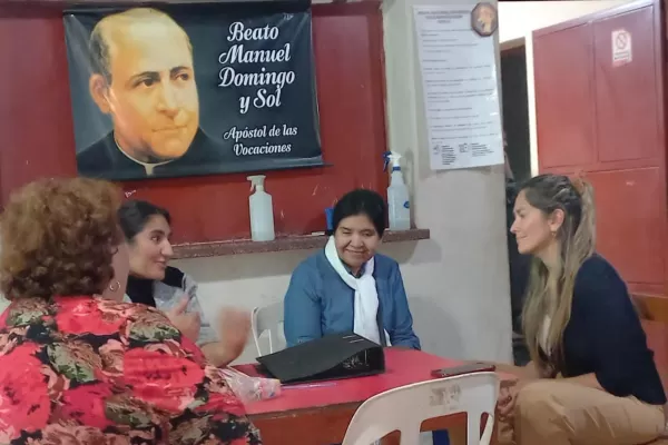 Margarita Barrientos visitó los comedores Recuperando Ilusiones y Santa Rosa de Lima