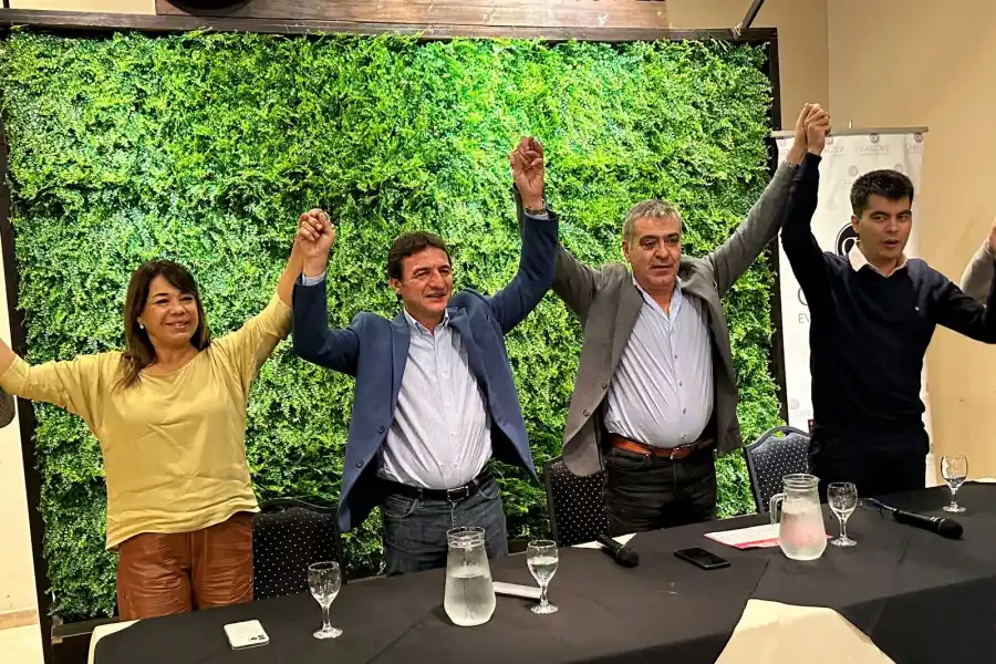 DE JUNTOS POR EL CAMBIO. José Cano, junto a Roberto Sánchez. 