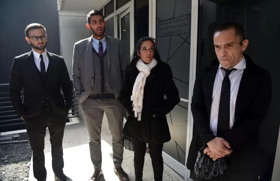 DETENIDOS. Natalia Liberman  y Alfredo Socci junto a sus abogados Juan Pablo Bello y José María Molina.