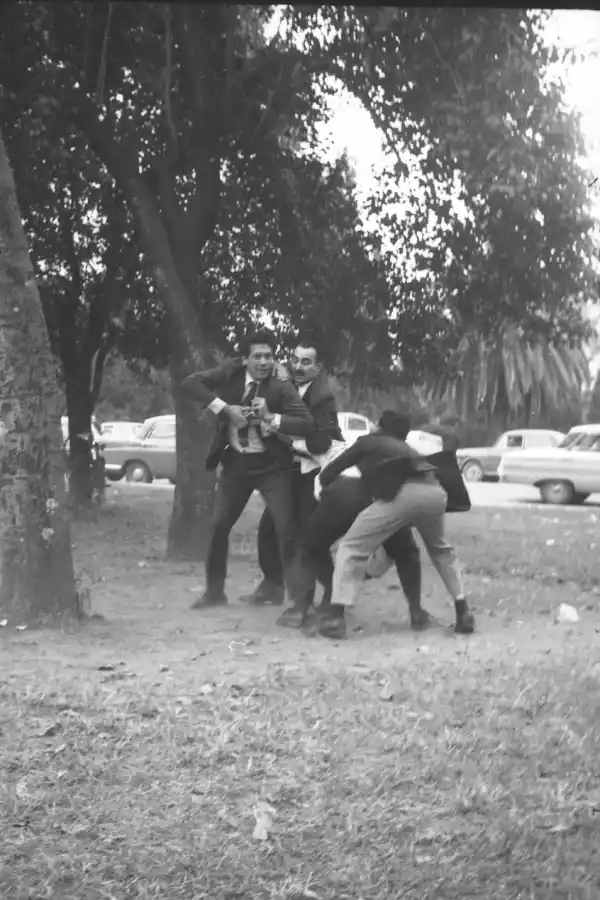 ESCALOFRIANTE. El fotógrafo Gerardo Gramajo captó los momentos clave del ataque en el parque 9 de Julio.