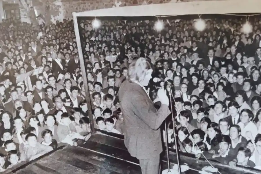 FIESTA. En 1970 abrió la corresponsalía en Rosario de la Frontera.