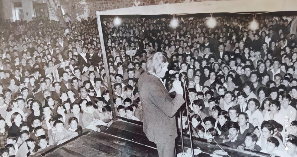 FIESTA. En 1970 abrió la corresponsalía en Rosario de la Frontera.