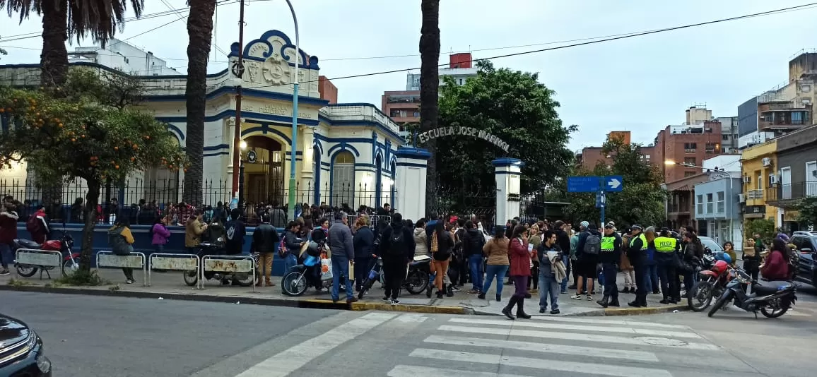 Elecciones en Tucumán: la falta de autoridades de mesa demoró la habilitación de decenas de escuelas