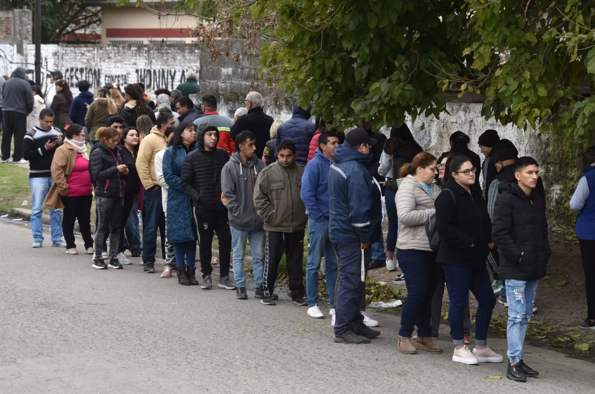 Pasadas las 10, había escuelas que todavía no abrían sus puertas en la Capital