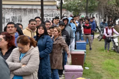 Pasadas las 10, había escuelas que todavía no abrían sus puertas en la Capital