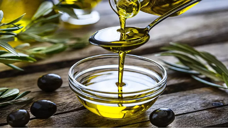 El aceite de oliva es un ingrediente estrella de la dieta mediterránea. (Foto: Getty Images)