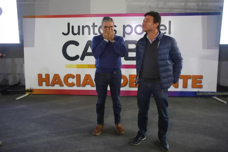 INDISIMULABLE. Alfaro y Sánchez no pudieron ocultar su fastidio por el sistema electoral vigente en Tucumán 