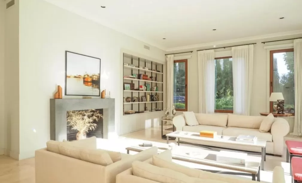 Así esel living de la casa de Lali Espósito