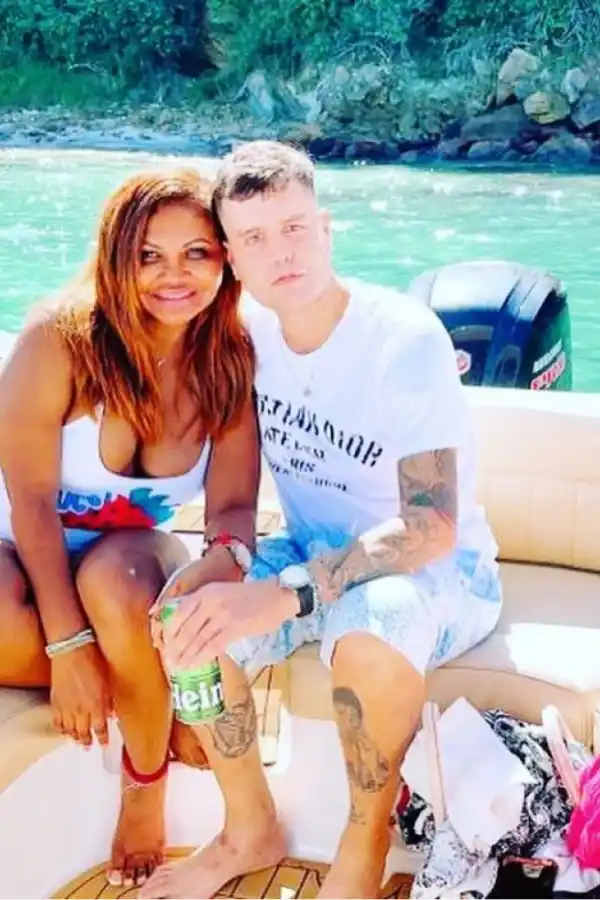 Carlos y su novia en un reciente viaje a Brasil.