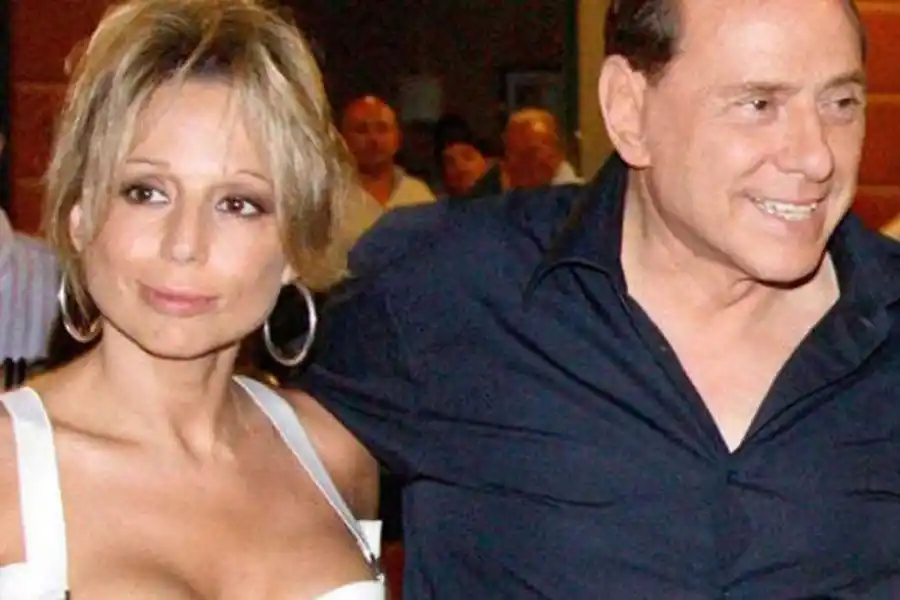 Su pasado, en fotos: una por una, las mujeres más importantes en la vida de Silvio Berlusconi