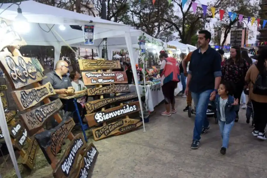Los regalos para el Día del Padre también podrán hacerse en la Feria de Artesanos.