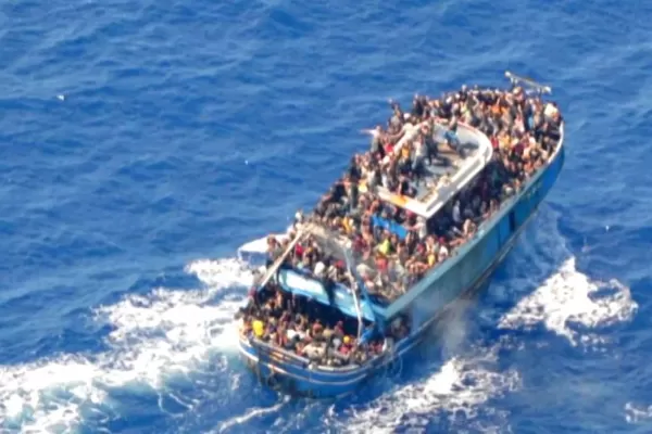 Grecia: Un barco naufragó en el mar Mediterráneo y dejó 78 muertos