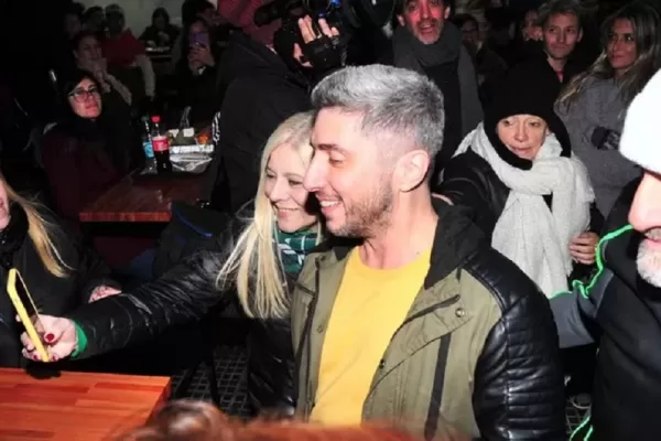 Jey Mammon fue al teatro, tras la denuncia de Lucas Benvenuto: cómo reaccionó el público