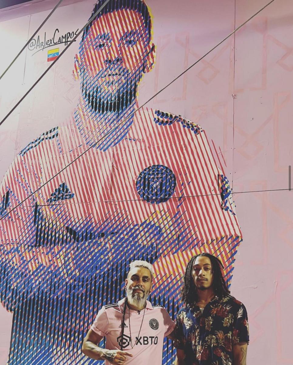 Quién es el artista venezolano que decidió rendirle homenaje a Messi en Estados Unidos