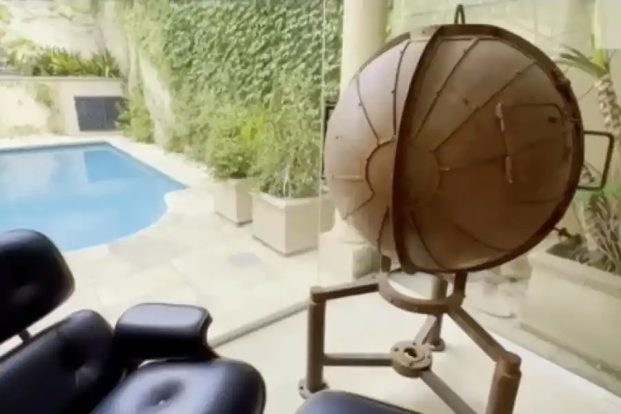 Cómo es la imponente mansión de Benjamín Vicuña en Buenos Aires: vecino de Susana Giménez y decorada por su madre