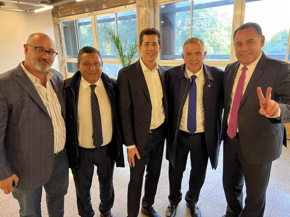 CON EL MINISTRO DEL INTERIOR. Caponio, Monteros, Jaldo y Amado rodean al candidato presidencial.