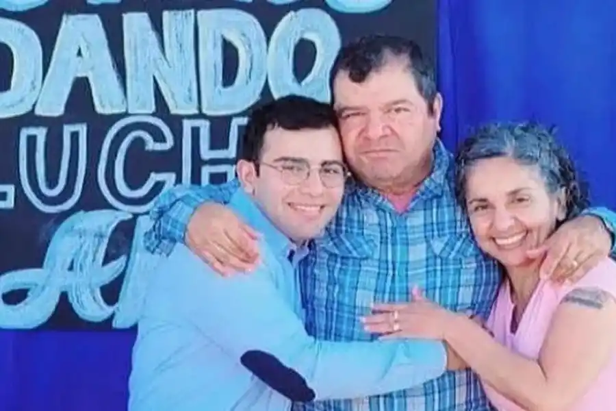 TRES ACUSADOS. César y Emerenciano Sena y Marcela Acuña.