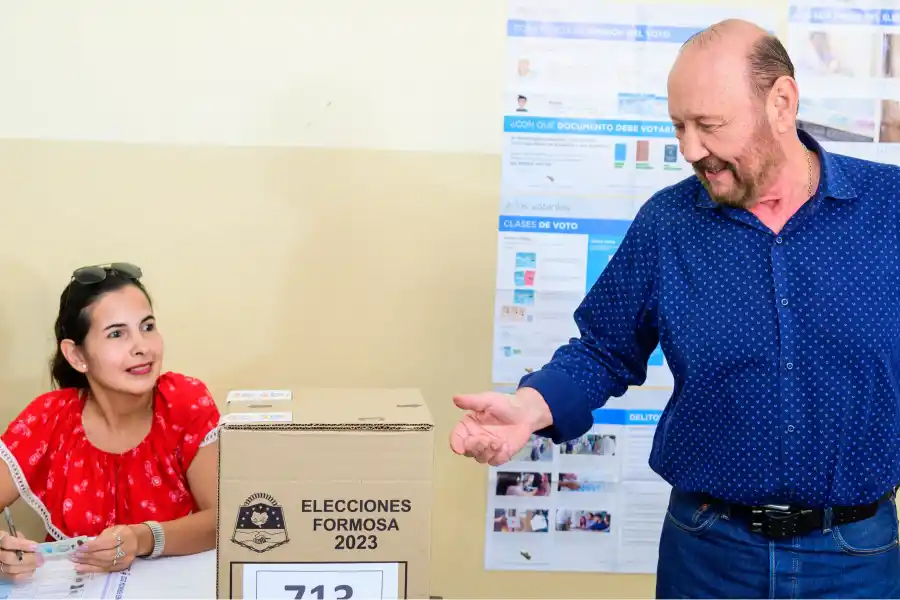 Insfrán votó en Formosa. FOTO TOMADA DE TWITTER