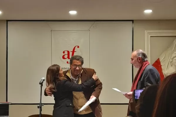 Distinguieron al escritor tucumano Fabián Soberón