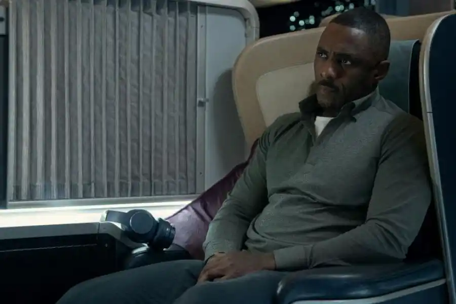 “SECUESTRO AÉREO”. Idris Elba protagoniza un thriller psicológico.