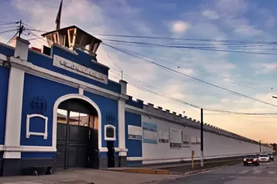 Vejaciones a un preso: imputaron a un guardiacárcel