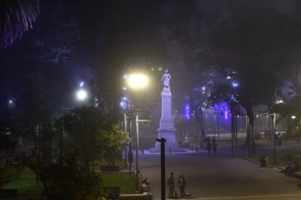 La niebla vuelve a ser la protagonista de la mañana en Tucumán