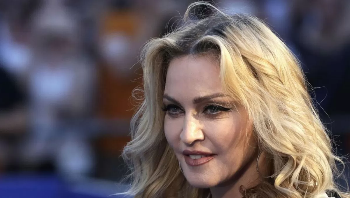 Madonna fue hospitalizada por una grave infección y suspendió su gira mundial