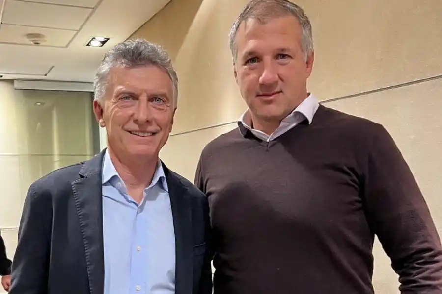 CON MAURICIO MACRI. José Macome, legislador electo por el PRO. Foto de Facebook José Macome