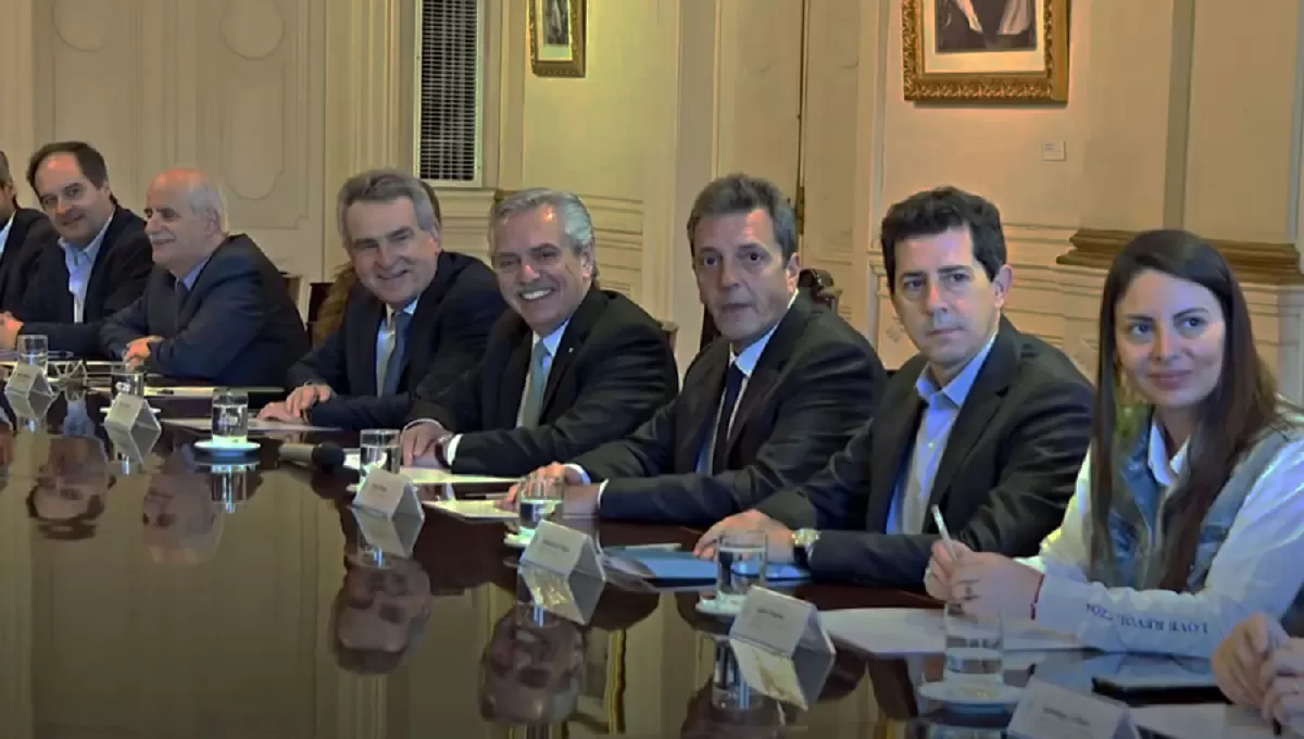 RECUPERACION DEL SALARIO. En la reunión de Gabinete se evaluó la forma de reducir el pago de Ganancias.  